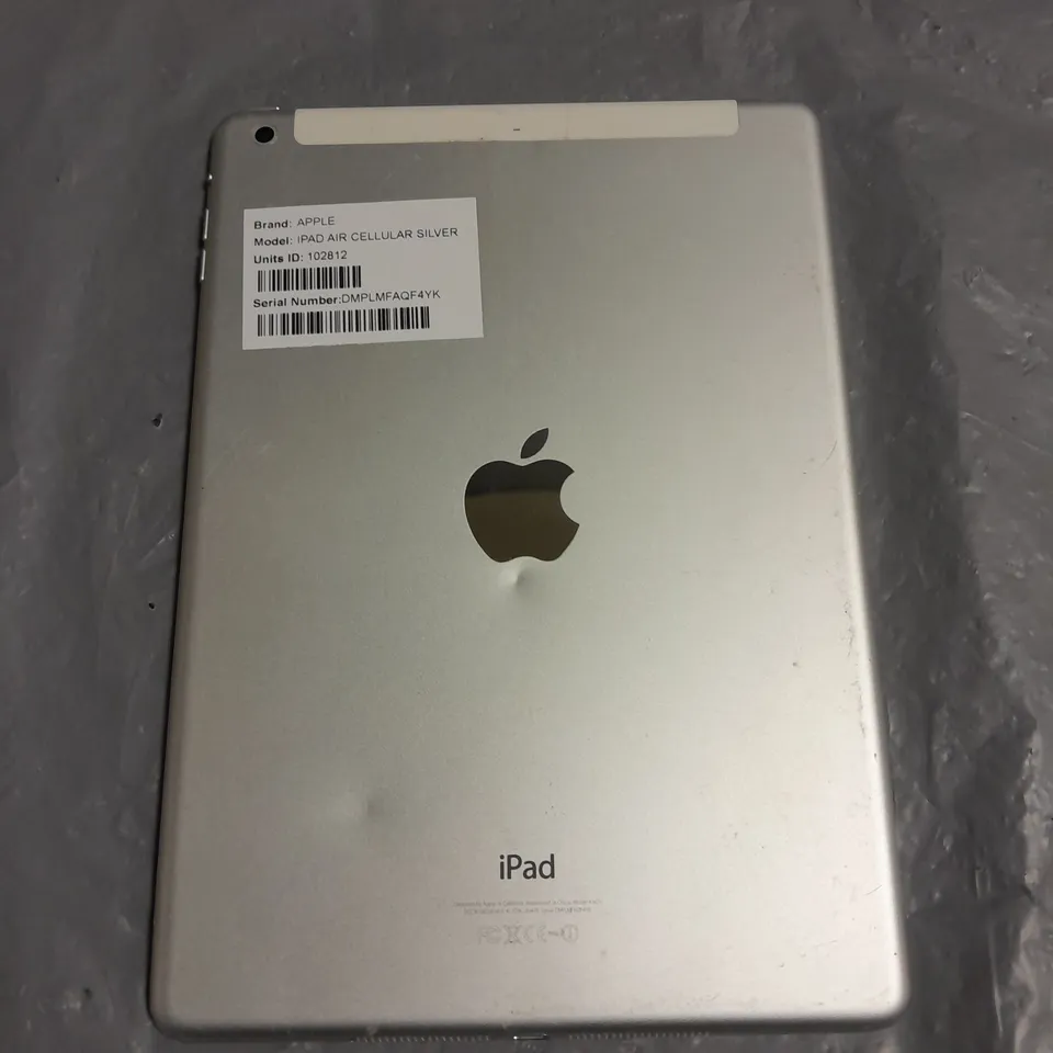 UNBOXED APPLE IPAD AIR CELLULAR IN SILVER - A1475