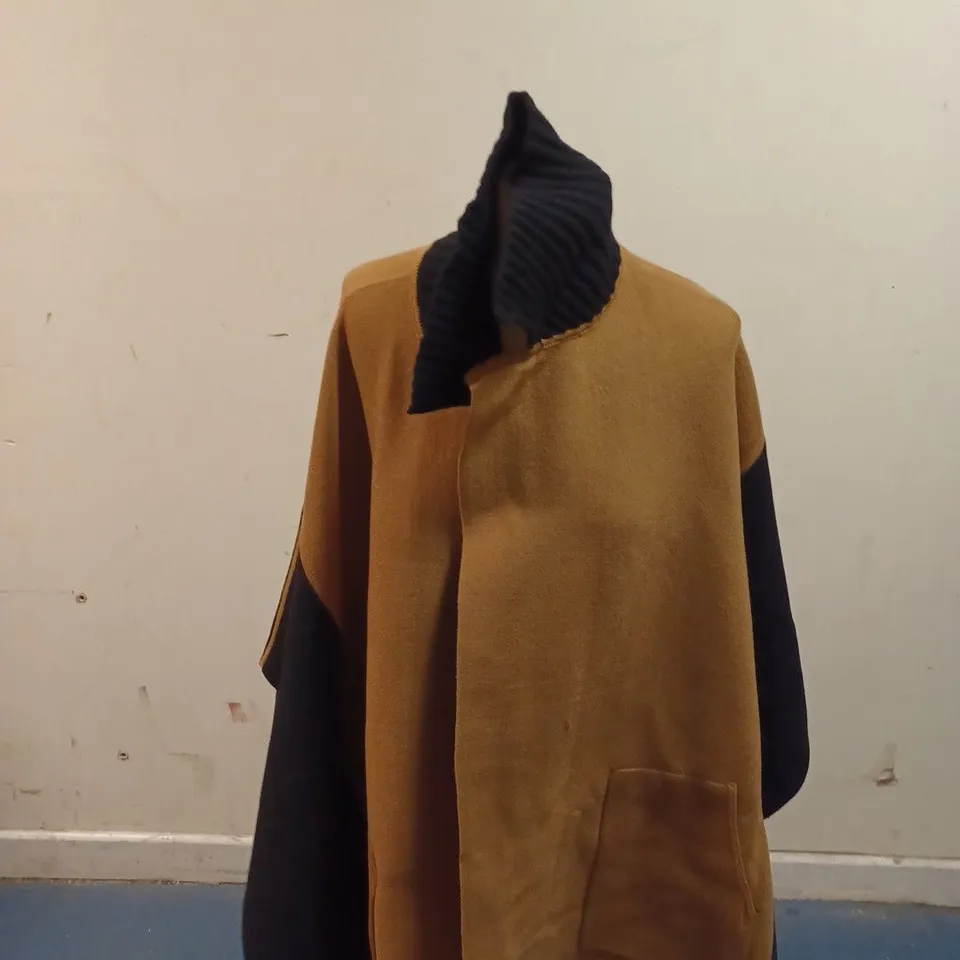 BADGLEY MISCHKA COLOUR BLOCKED KNITTED PONCHO WITH POCKET
