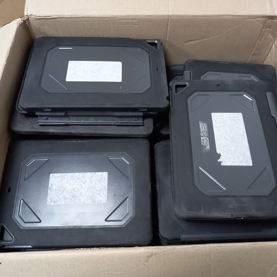 APPROXIMATELY 20 KEYBOARD TABLET CASES IN BLACK - COMPATIBLE MODEL UNSPECIFIED