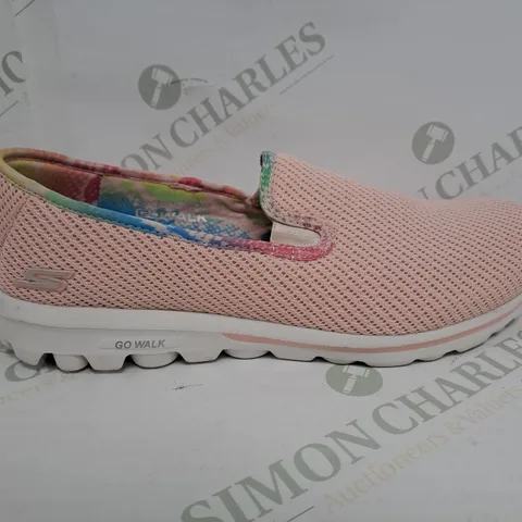 SKETCHERS ORIGINAL GO WALK SHOES PINK - SIZE 7