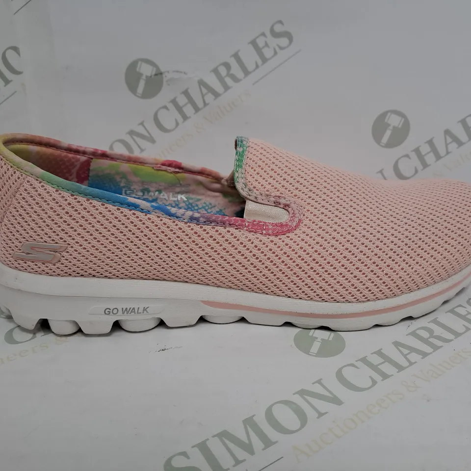 SKETCHERS ORIGINAL GO WALK SHOES PINK - SIZE 7