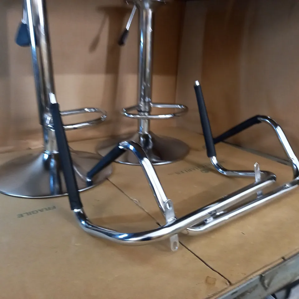 LOT OF 2 BLACK FAUX LEATHER BAR STOOLS / COLLECTION ONLY 