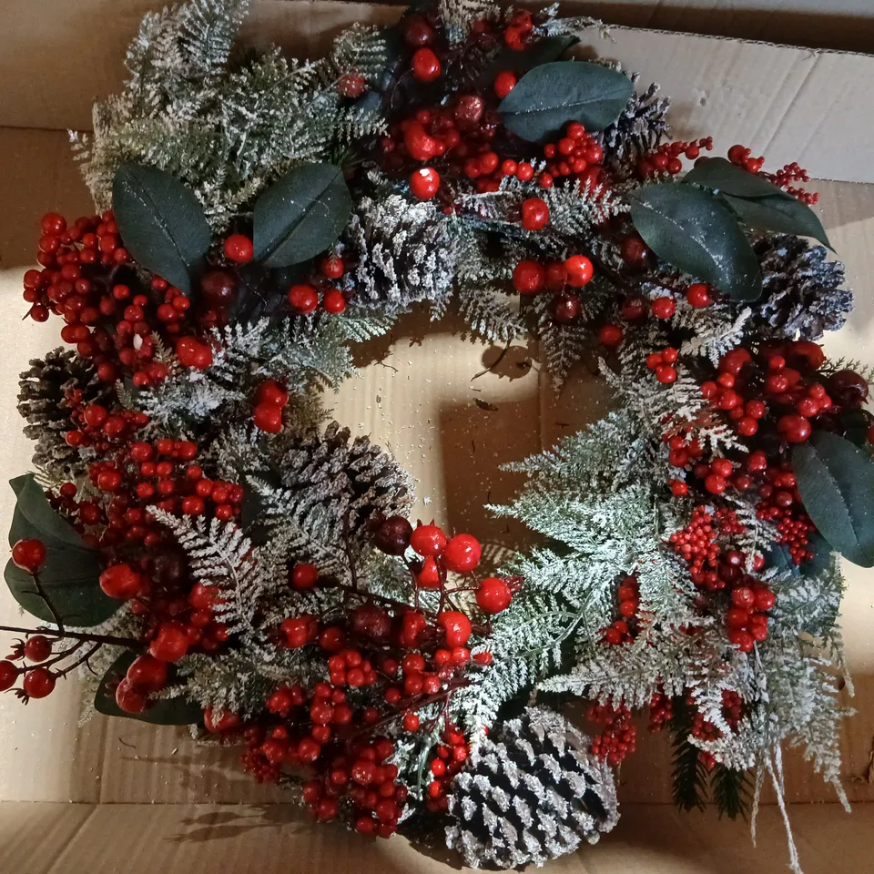 TWO BRAND NEW GISELA GRAHAM LONDON BERRIES CHRISTMAS WREATH