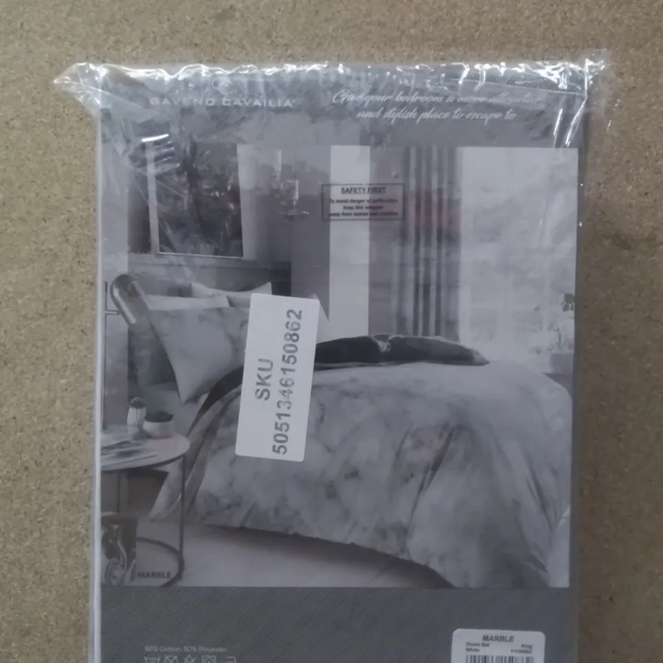 BRAND NEW GAVENO CAVAILIA KINGSIZE DUVET SET - MARBLE/WHITE