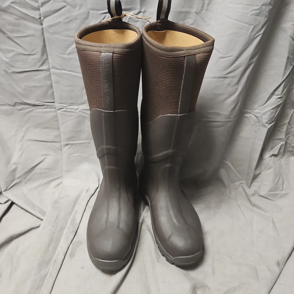 BOXED MUCK BOOT CO KNEE-HIGH RUBBER BOOTS – BLACK - UK 4