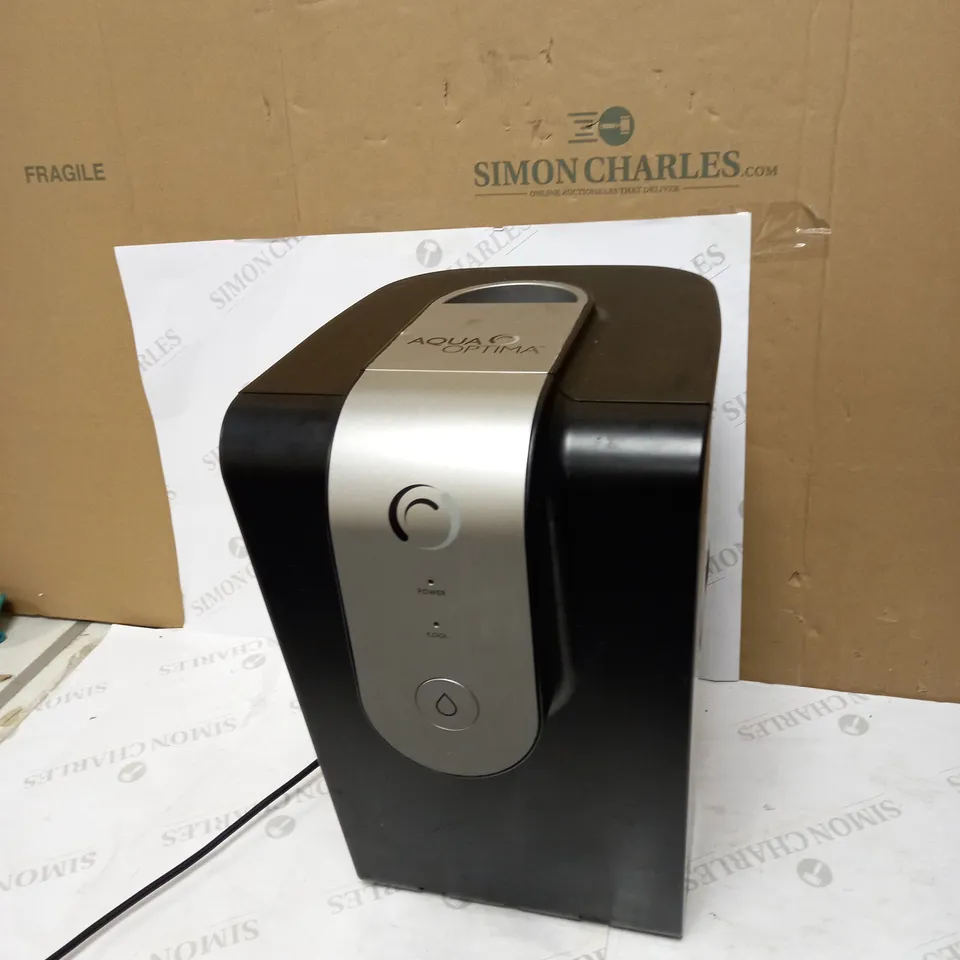 AQUA OPTIMA LUMI CHILLER
