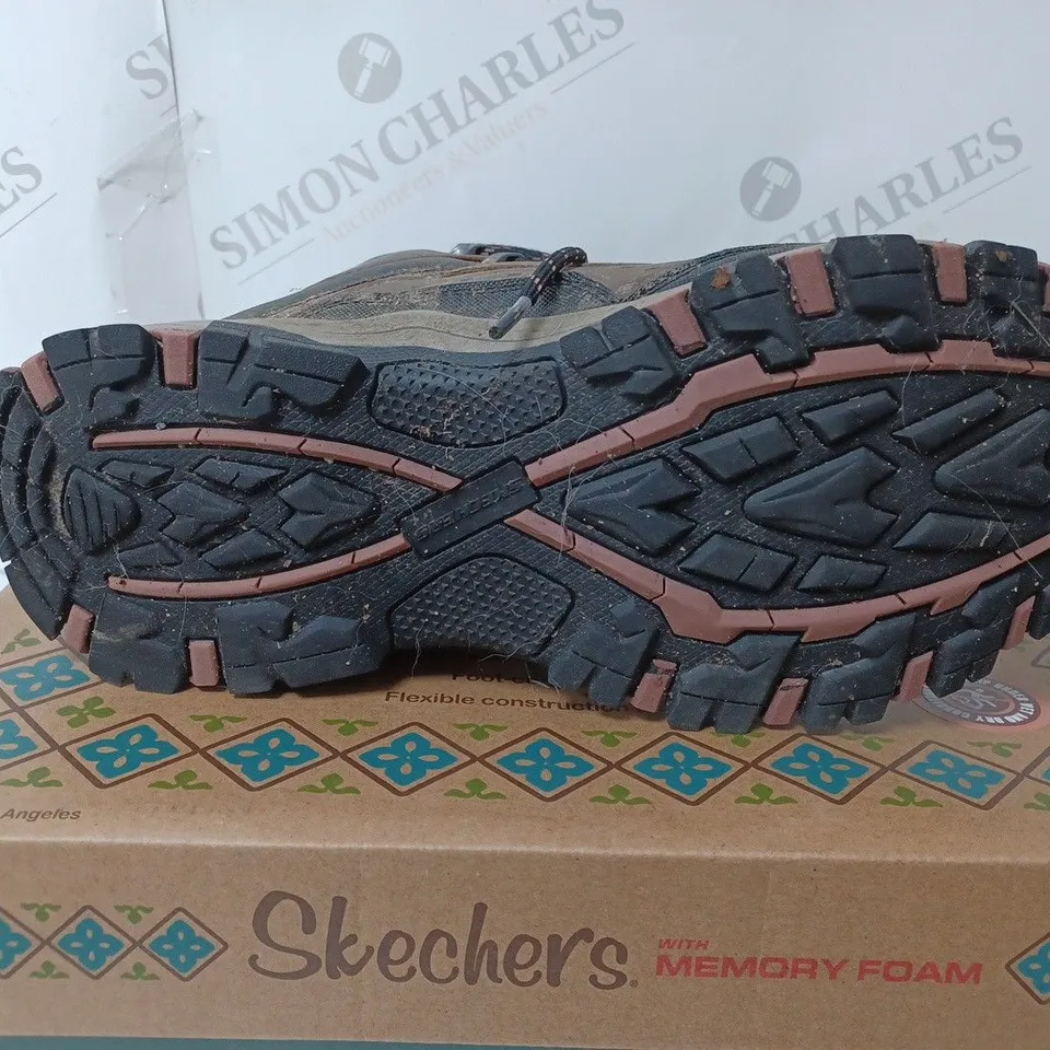 BOXED PAIR OF SKECHERS HIKING BOOTS IN CHOCOLATE - SIZE 8