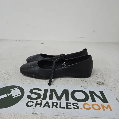 HUSH PUPPIES PAIR OF WOMEN'S BLACK LEATHER MARY JANE FLATS UK SIZE 8