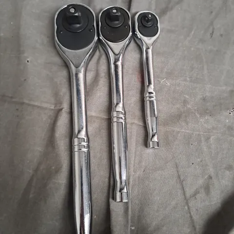 SET OF 3 SOCKET WRENCH 