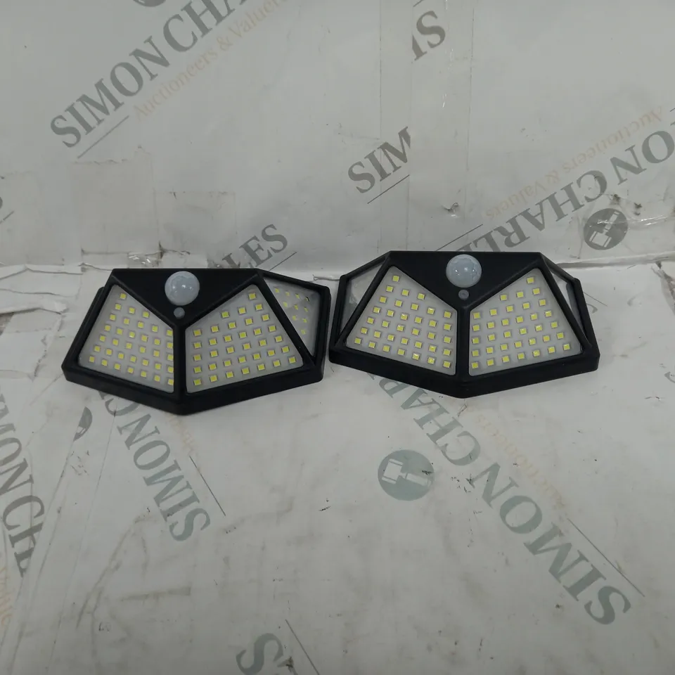 BUILDCRAFT 400 LUMENS SOLAR SECURITY LIGHT