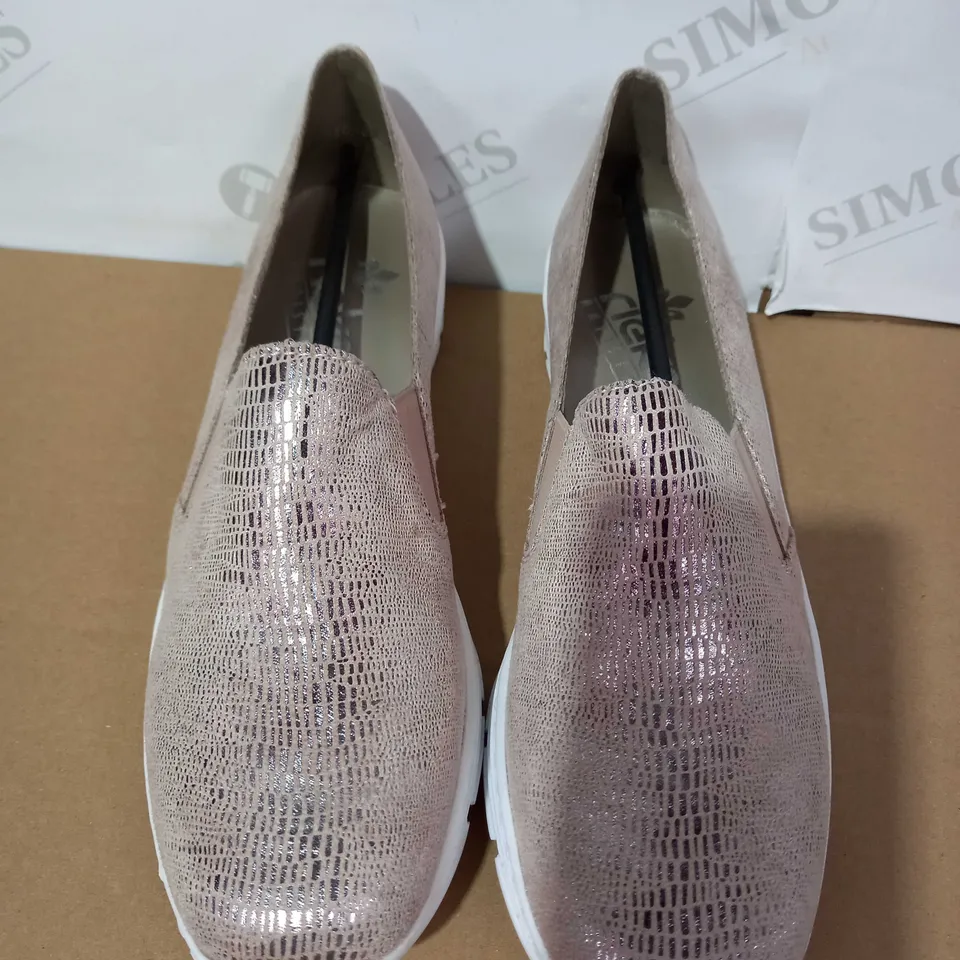 BOXED PAIR OF RIEKER SLIP-ON WEDGE TRAINERS IN ROSE GOLD, EU SIZE 39