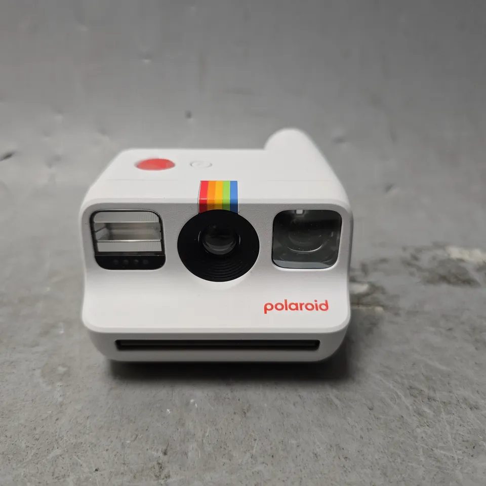 BOXED POLAROID GO INSTANT CAMERA GEN 2 