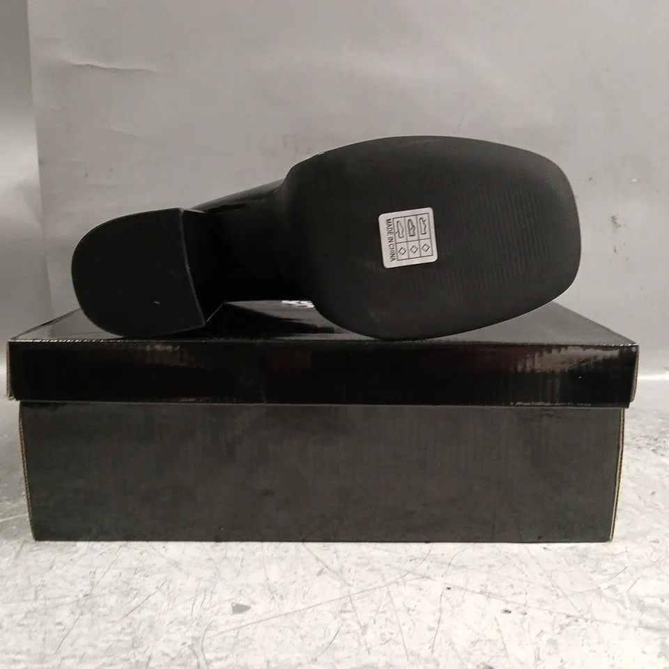 BOXED PAIR OF KOI PLATFORM BLOCK HEELS IN BLACK SIZE UK 7
