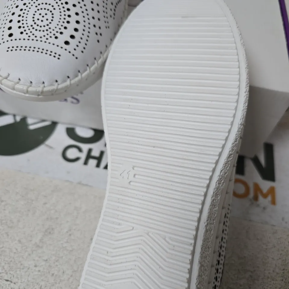 BOXED LOTUS LEATHER TASIA SHOES, WHITE - SIZE EUR 41