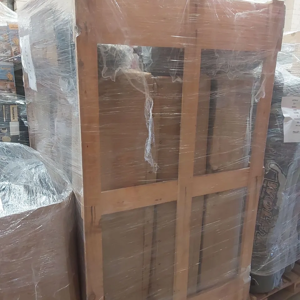 PALLET CONTAINING APPROXIMATELY 12x MIXED PUNCH BAGS