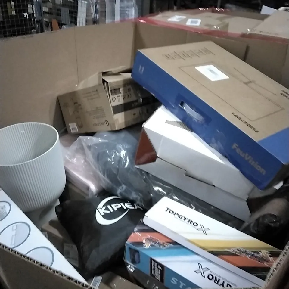 PALLET OF HOUSEHOLD ITEMS TO INCLUDE KEYBOARD,  WATERDROP FILTRATION SYSTEM,  SUITCASE AND OTHER ASSORTED ITEMS...