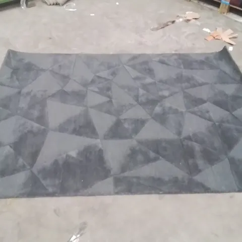 QUALITY DESIGNER AREA RUG - APPROXIMATELY 230X160CM