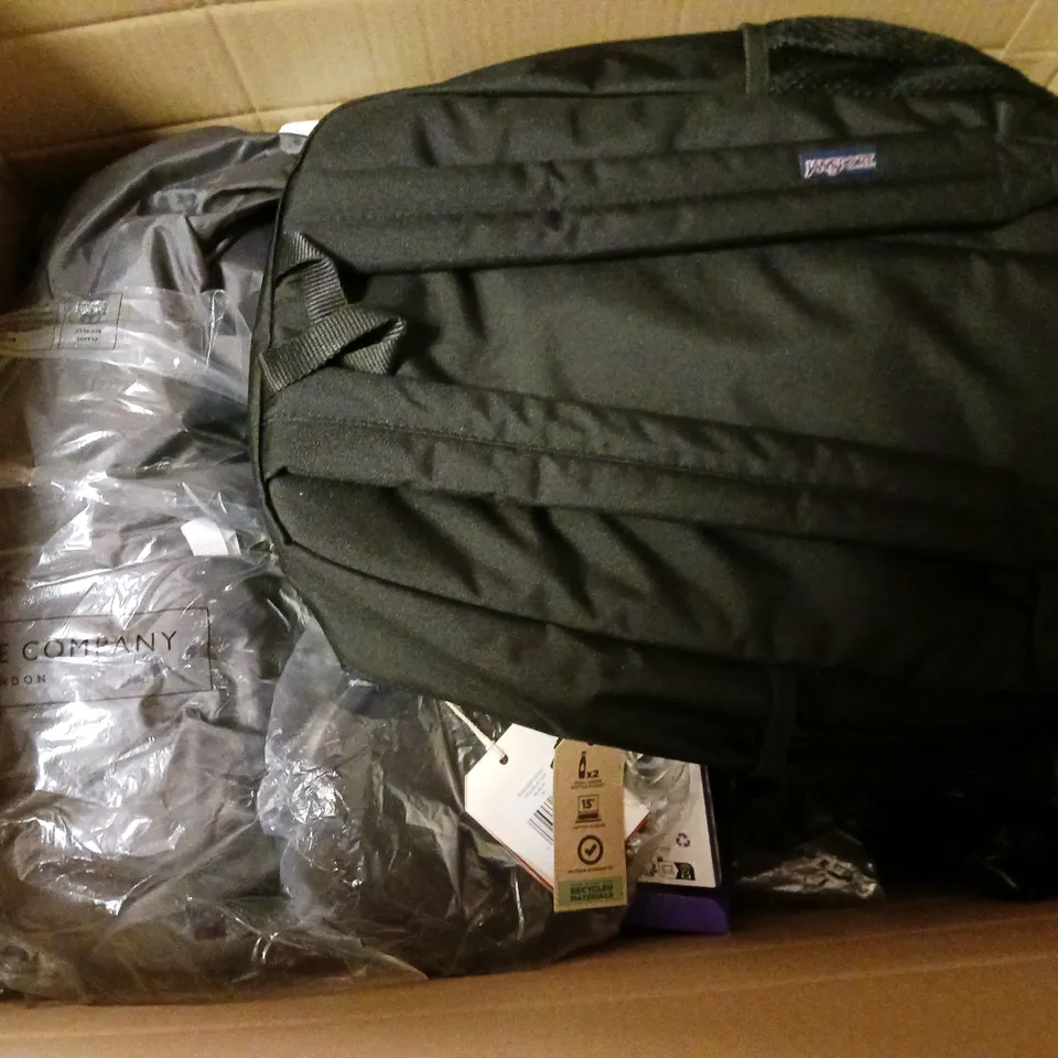 BOX OF APPROXIMATELY 10 ASSORTED ITEMS TO INCLUDE - YODA HOT WATER BOTTLE , JANSPORT BACKPACK , SATIN PILLOW CASE ETC