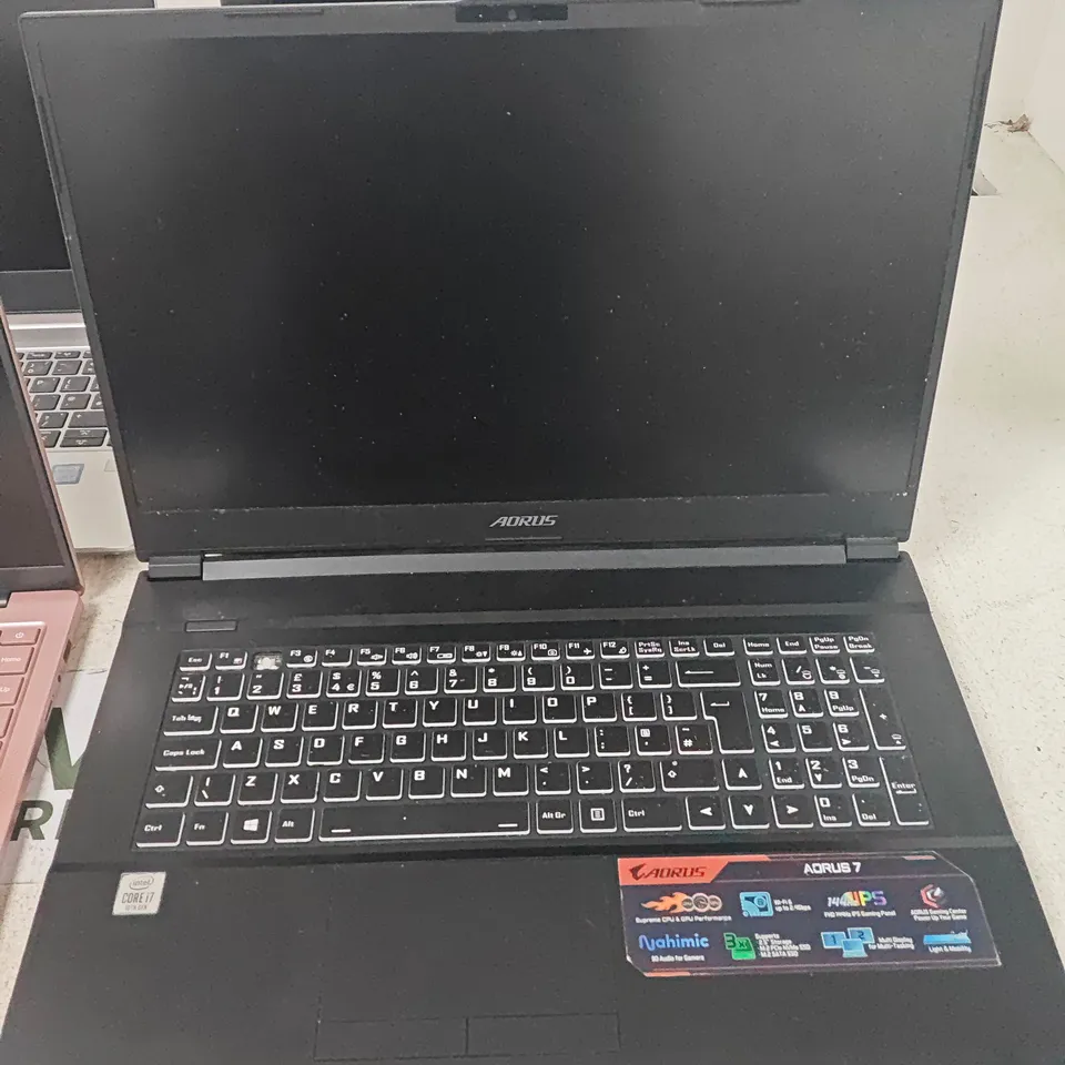 LOT OF 4 ASSORTED LAPTOPS TO INCLUDE HP, DELL AND AOURUS