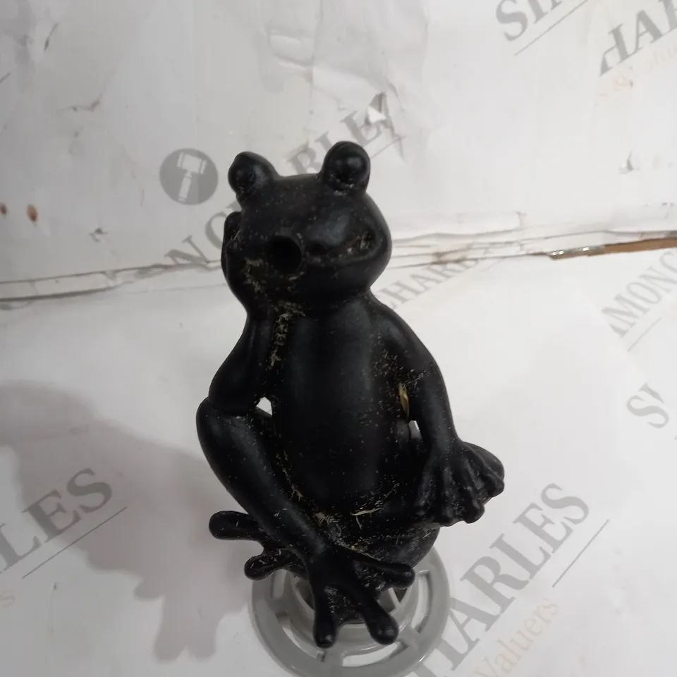 HYDRIA SMART FOUNTAIN FROG FIGURINE