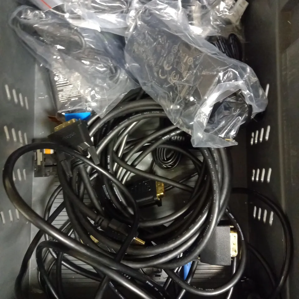 BOX OF APPROXIMATELY 15 ASSORTED ELECTRICAL ITEMS TO INCLUDE TELEPHONE HANDSET, WIRELESS MONITORING ACCESSORY, VARIOUS POWER SUPPLIES ETC 