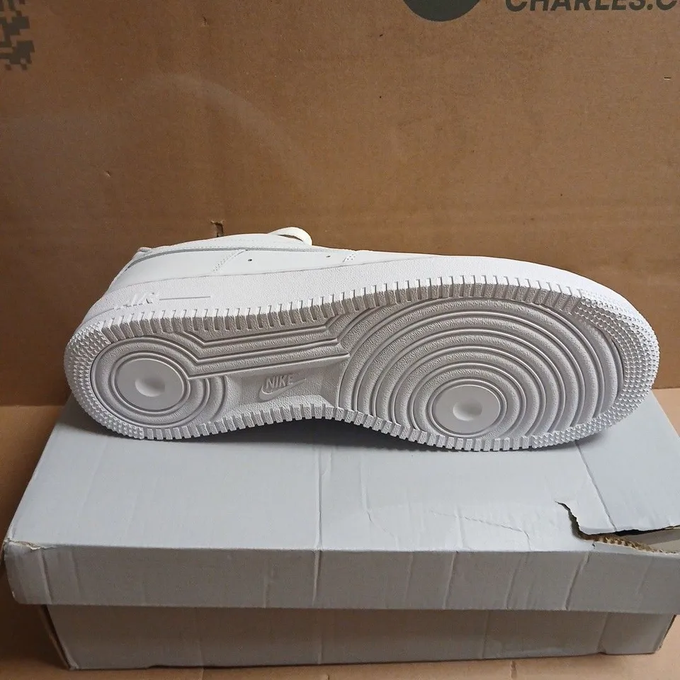 BOXED PAIR OF NIKE AIR FORCE 1 '07 WHITE TRAINERS – UK 10