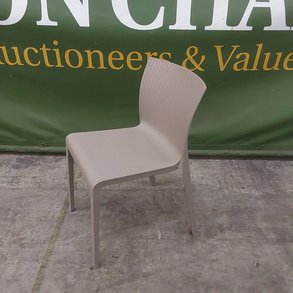 SET OF 4 BRAND NEW DESIGNER OUTDOOR PATIO CHAIRS 