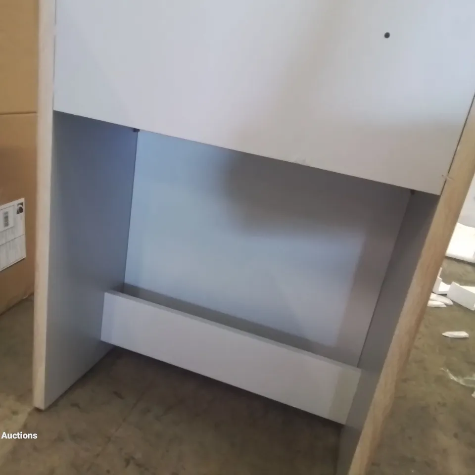DESIGNER WOOD-EFFECT BATHROOM TOILET UNIT 