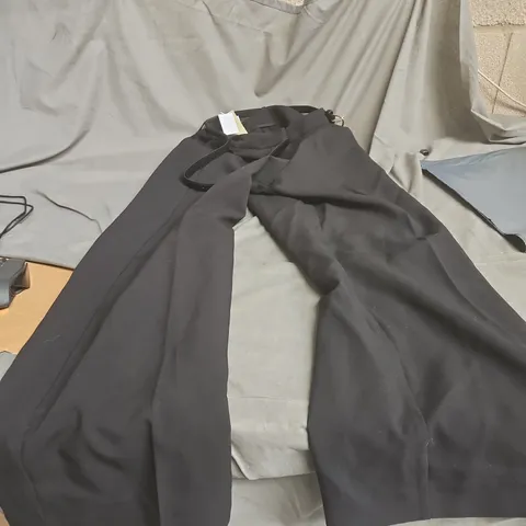 FOREVER NEW WOMEN'S BLACK TROUSERS – AU 10 (EUR 38, USA 6)