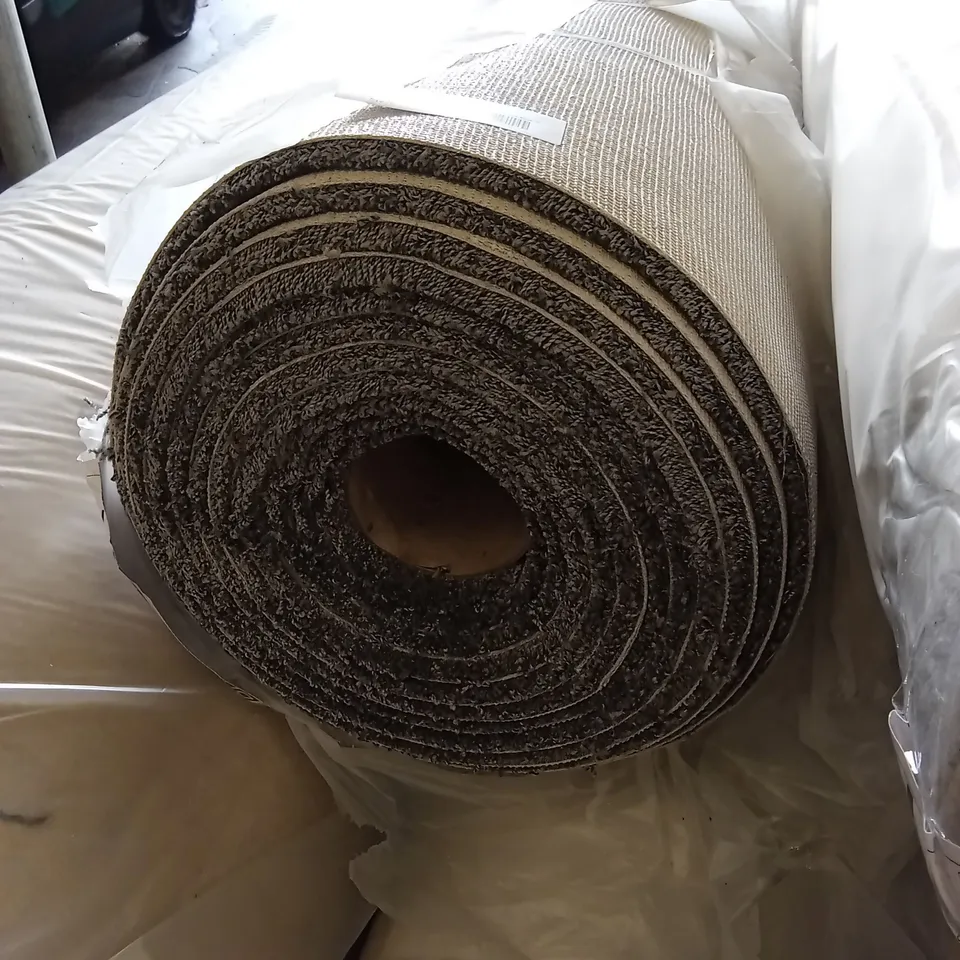 ROLL OF QUALITY CLASSIC CHARM HEATHERS CARPET // SIZE: APPROX 4 x 8.8m