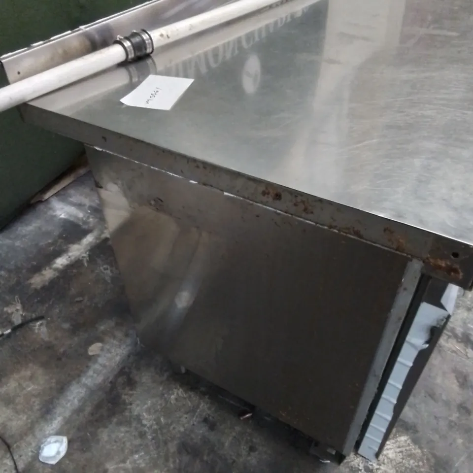 COMMERCIAL REFRIGERATED FOOD PREP STATION