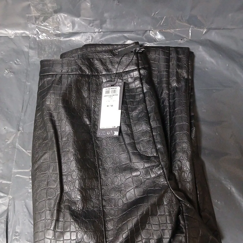 VERO MODA SLIM CROC PANTS - BLACK - SIZE M