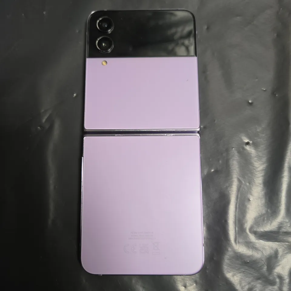 SAMSUNG GALAXY Z FOLD SMARTPHONE (MODEL UNSPECIFIED)
