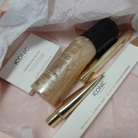 BOXED ICONIC LONDON GLOWING OUT-OUT BEAUTY SET
