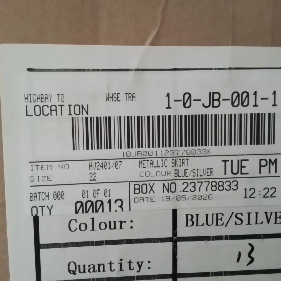 BOXED BRAND NEW APPROXIMATELY 13 JD WILLIAMS METALLIC SKIRT BLUE/SILVER SIZE 22