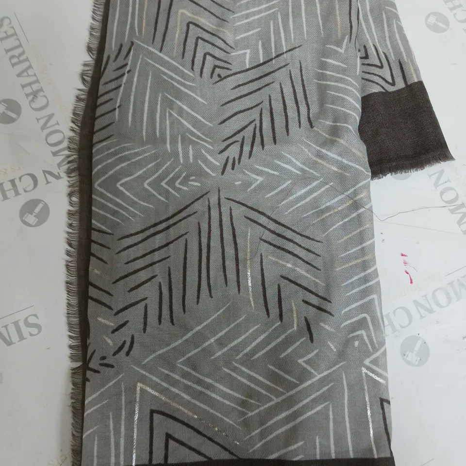 KATIE LOXTON GEOMETRIC STAR SCARF