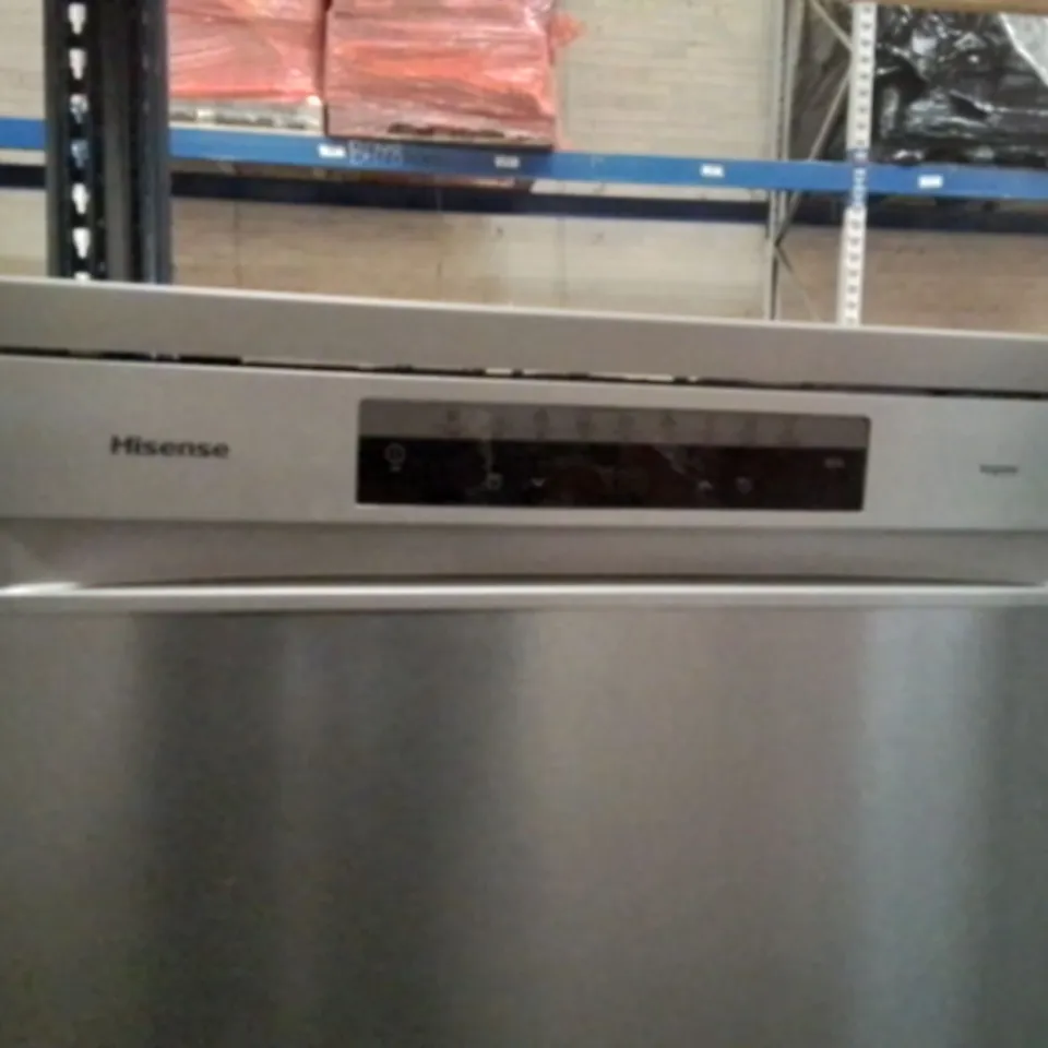 HISENSE HS693C60XADUK FREESTANDING 16-PLACE DISHWASHER WITH WIFI & AUTO DOSE - SILVER