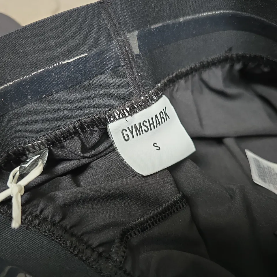 GYMSHARK TRAINING LOOSE FIT SHORTS IN BLACK - SMALL