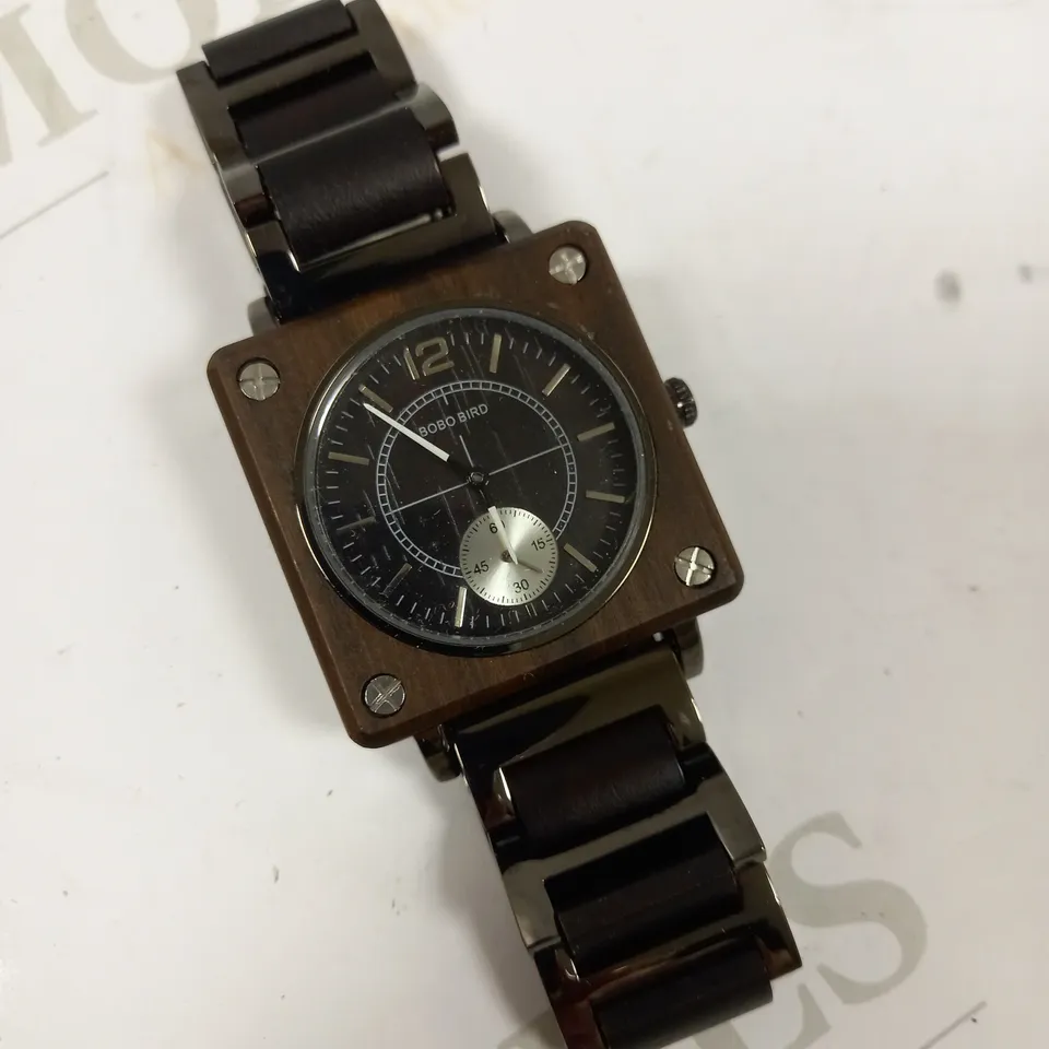 BOBO BIRD 22-08 SQUARE FACED LINK WATCH 