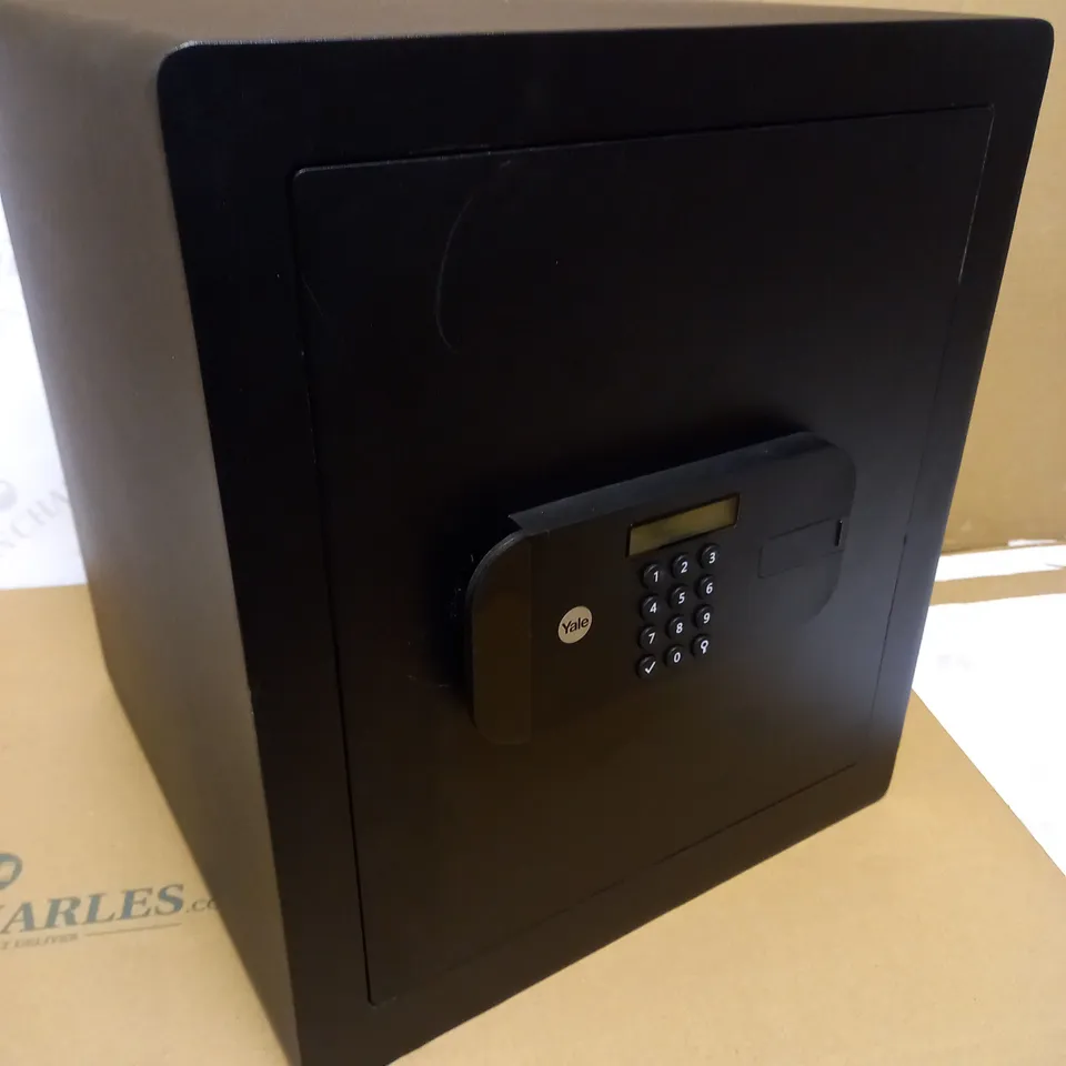 YALE YSEB/400/EB1 MOTORISED HIGH SECURITY OFFICE SAFE