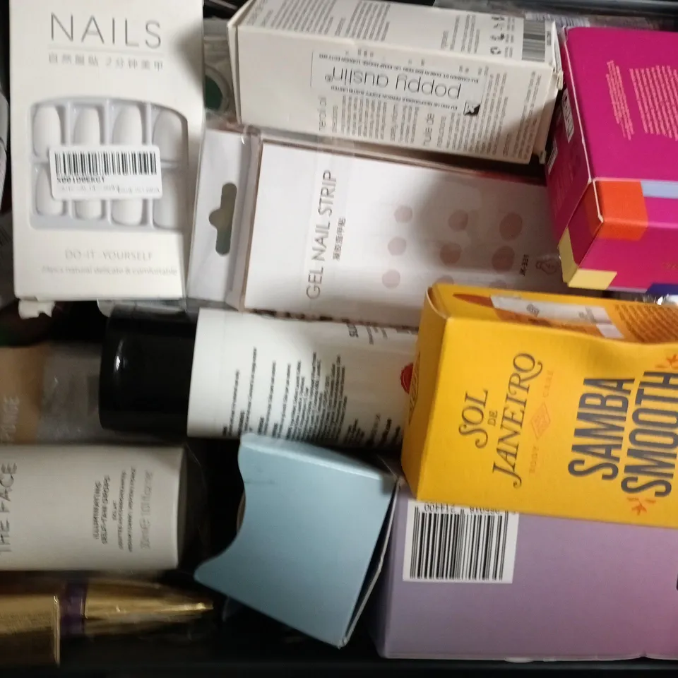 APPROXIMATELY 20 ASSORTED COSMETIC ITEMS TO INCLUDE SLICK GORILLA, IMPRESSIONS, ETC - COLLECTION ONLY