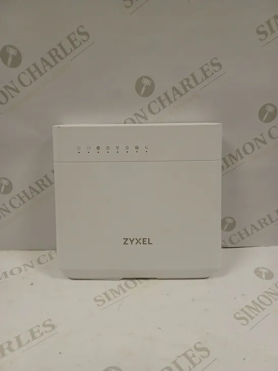 Lot 6373: ZYXEL ROUTER WHITE - NO CABLES PRESENT - 4339416 | Simon ...