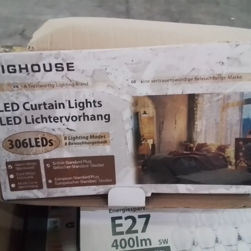 LARGE BOX CONTAINING ASSORTED LIGHT BULBS ECT.