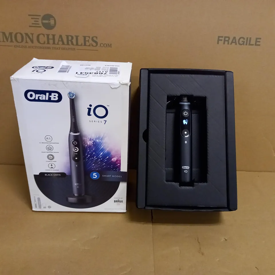 ORAL-B IO 7 BLACK ELECTRIC TOOTHBRUSH