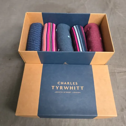 CHARLES TYRWHITT GIFT BOX SOCKS, MEN’S – UK SIZE 6-10 (M6-10), SET OF 5 PAIRS