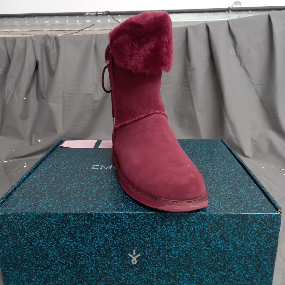 BOXED EMU AUSTRALIA BIRDWOOD BOOTS,- SIZE 7