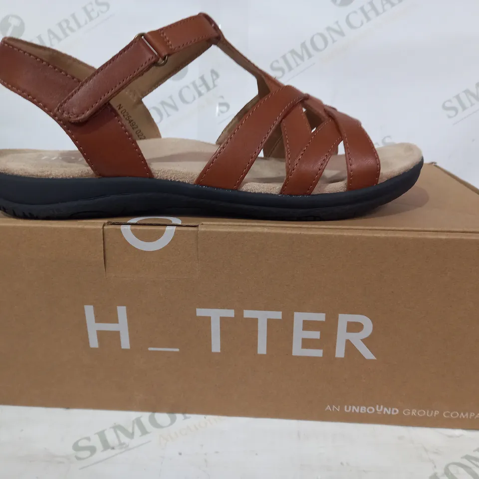 BOXED PAIR OF HOTTER YUKON LEATHER OPEN TOE SANDALS IN BROWN UK SIZE 6.5