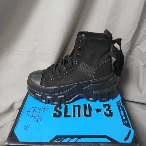 SLNU-3 BLACK CASUAL BOOTS (EU 38) HP09