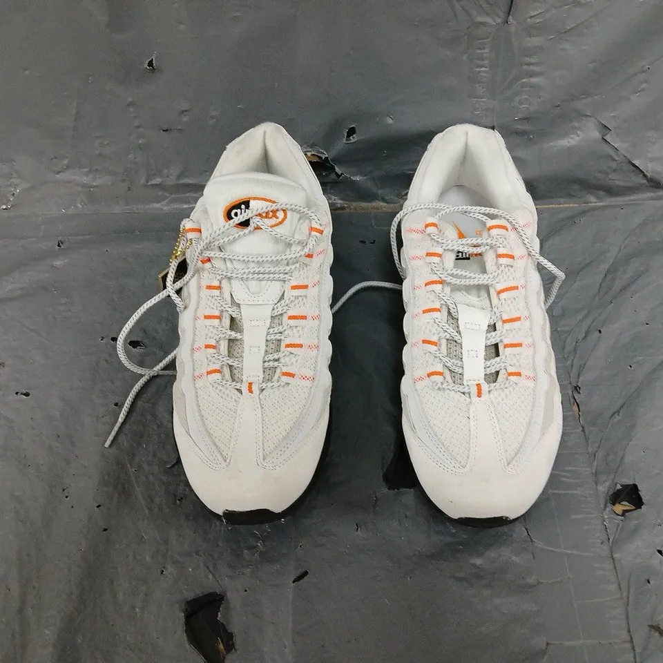 UNBOXED PAIR OF NIKE AIR MAX TRAINERS WHITE/ORANGE UK 8
