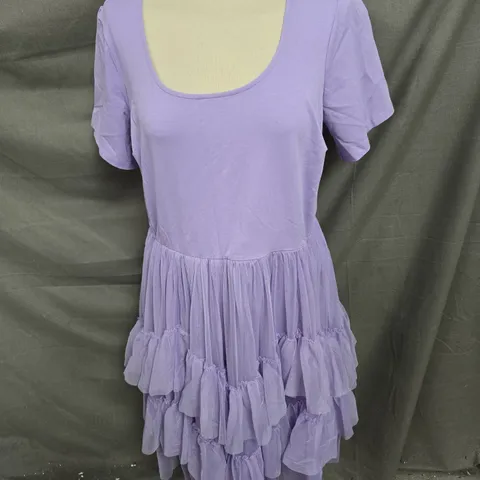 SNAG TEE MESH DRESS IN LAVENDER FIELDS SIZE E
